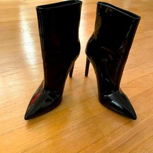 Black Patent Leather Raye Ankle boot. Size 6